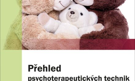 Přehled psychoterapeutických technik pro práci s dětmi a rodinou – recenze knihy